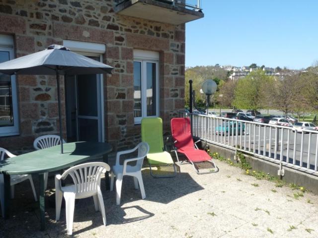Balkón alebo terasa v ubytovaní Appartement avec WIFI gratuit, proche plage de Trestraou PERROS-GUIREC - Réf 859