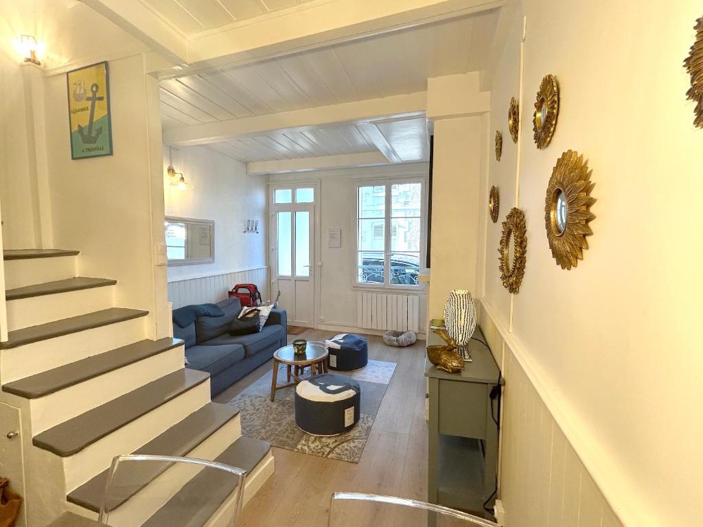 Posedenie v ubytovaní Maison chaleureuse à Trouville-sur-Mer avec vue sur la ville