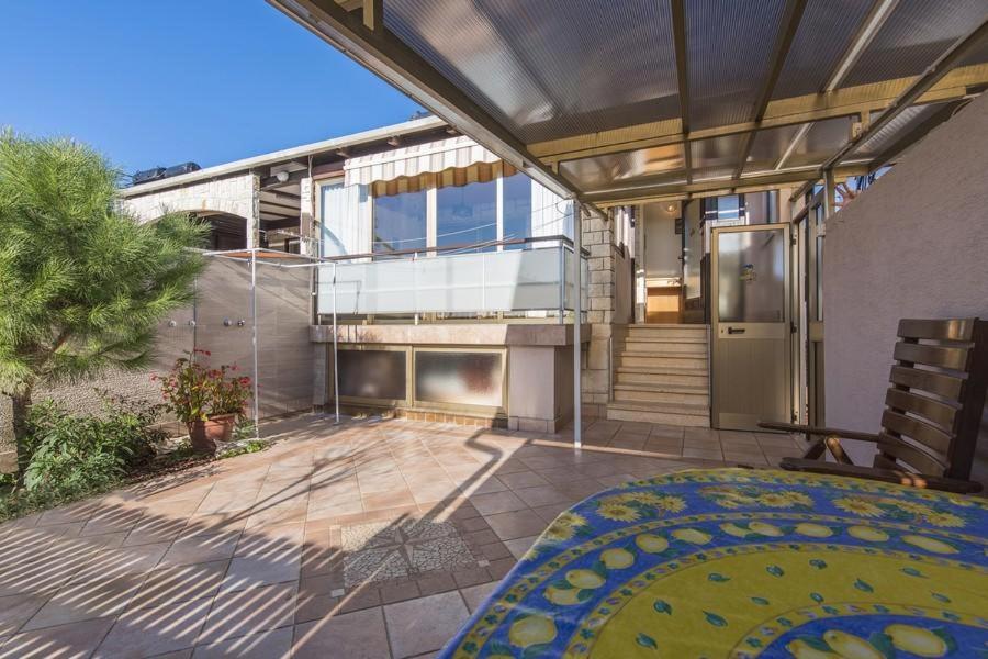 Balkón alebo terasa v ubytovaní Bungalow Pintar