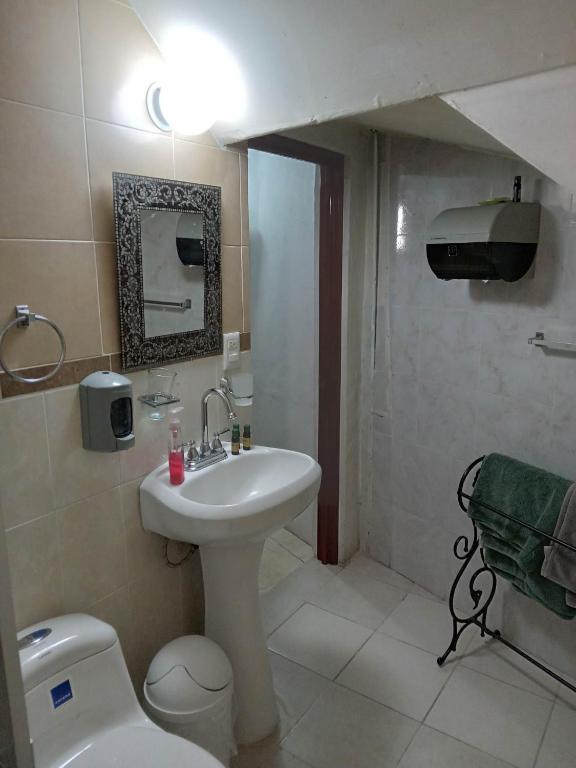 Koupelna v ubytování El Hogar de Carmelita