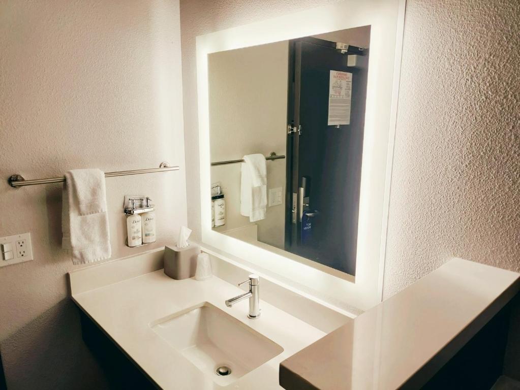 Holiday Inn Express Newberg - Wine Country by IHG - Error
