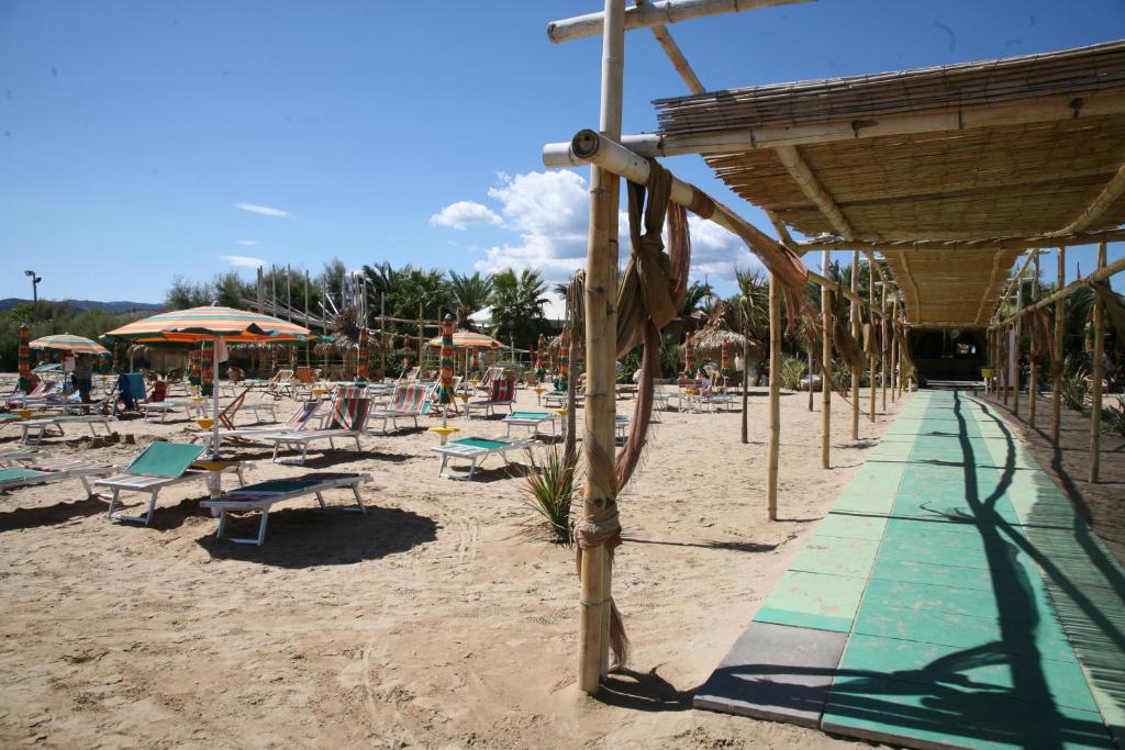 Oasi Beach Hotel 3*