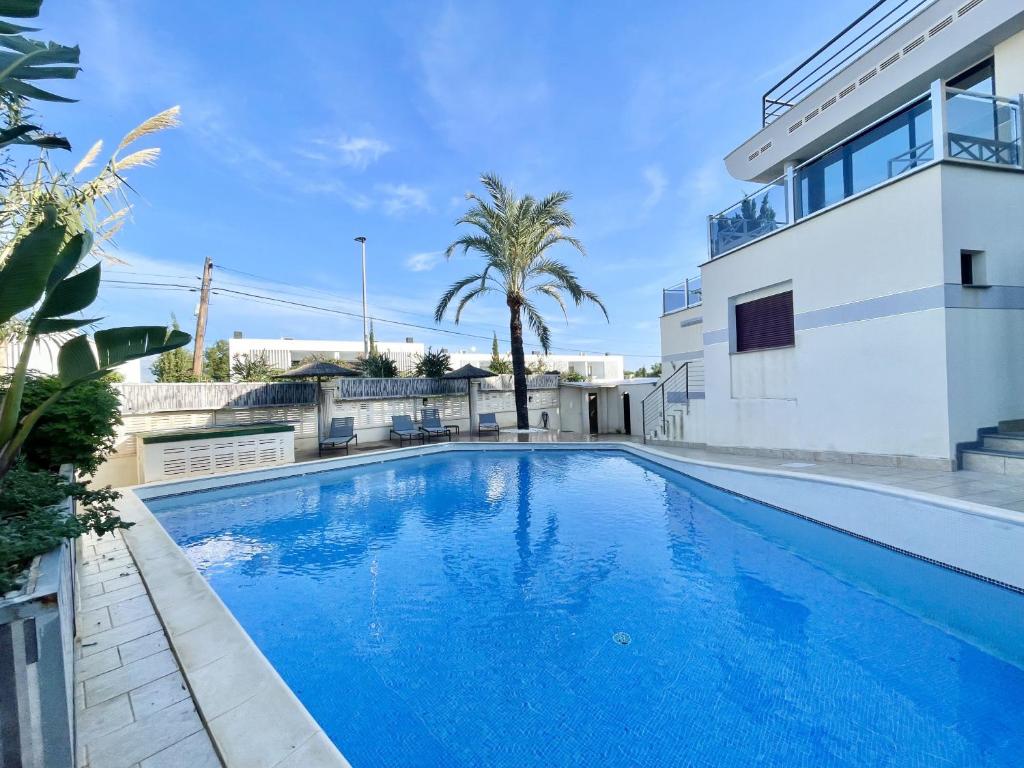 DREAM VILLA IN ALBIR BLUELINE, LAlfas del Pi – Updated 2023 ...