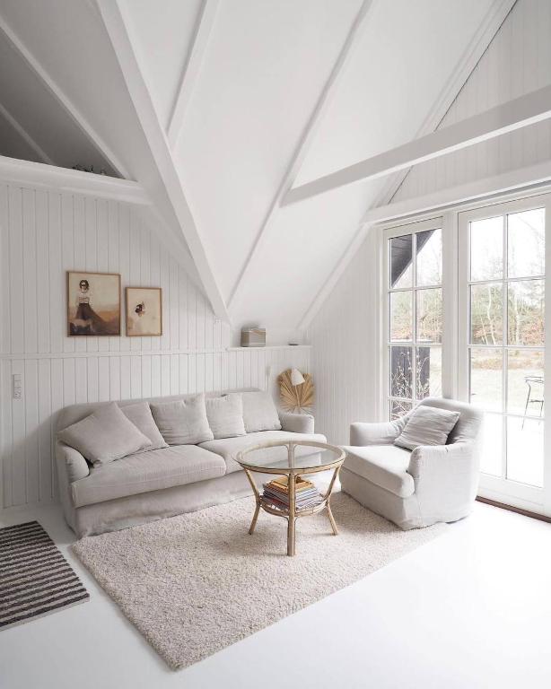 Cozy house with WIFI, free breakfast, lunch and dinner, there is a garage - Housity