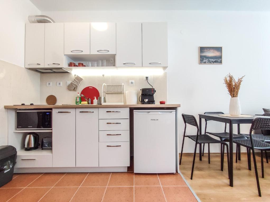 Studios and Apartments - Semiramida Gardens - Estudio Con Mountain View