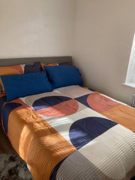 A private cosy apartment in the heart of Plumstead, Plumstead (updated