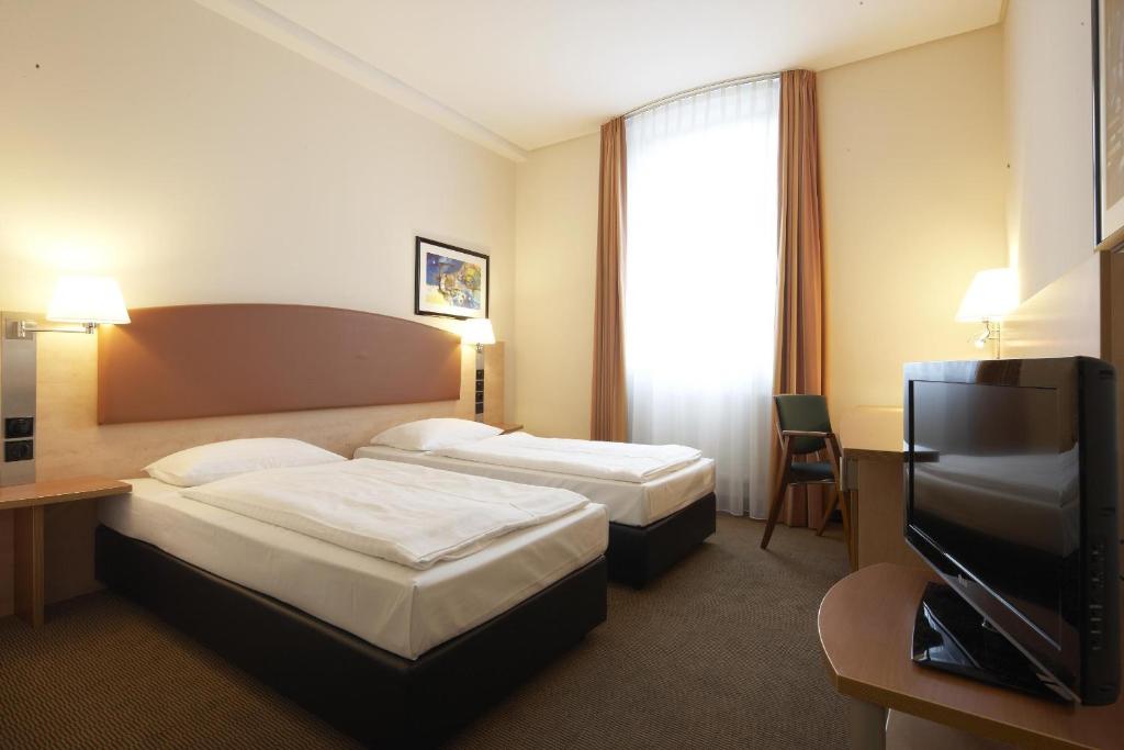 IntercityHotel Berlin Ostbahnhof - Resim 5