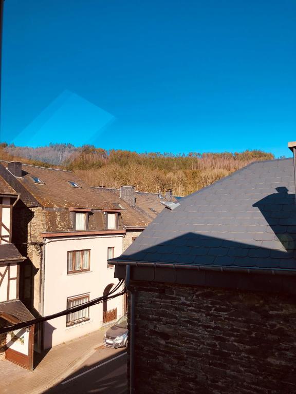Nespecifikovaný výhled na hory nebo výhled na hory při pohledu z aparthotelu