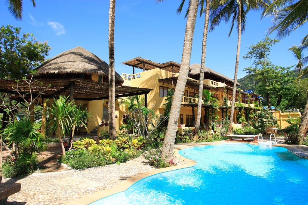 Bazén v ubytování Vacation Village Phra Nang Lanta - SHA Extra Plus nebo v jeho okolí