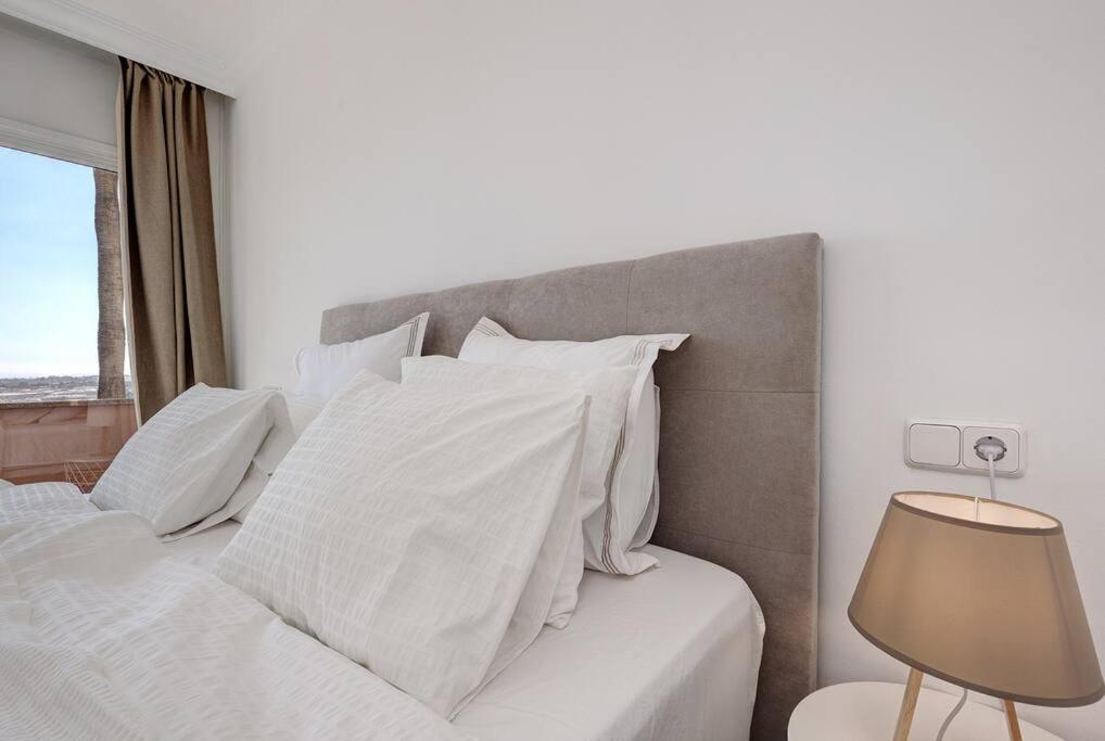 Fotografie z fotogalerie ubytování Stunning 2 Bedroom Apartment in Magna Marbella v destinaci Marbella