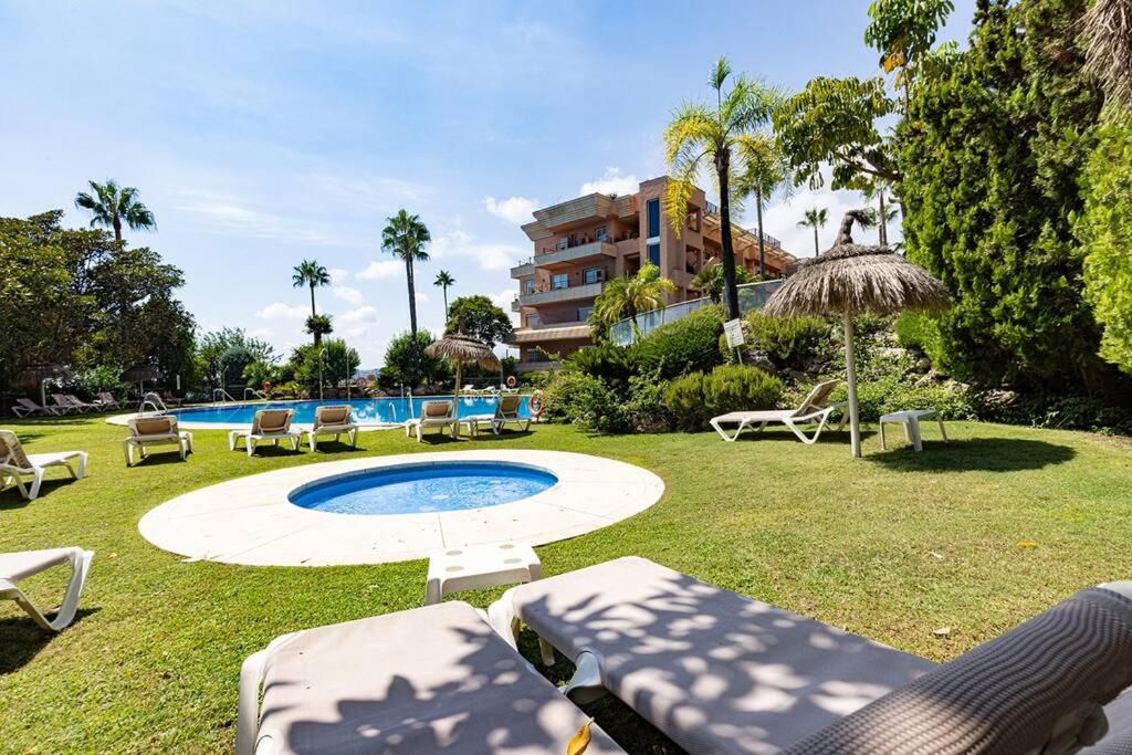 Fotografie z fotogalerie ubytování Stunning 2 Bedroom Apartment in Magna Marbella v destinaci Marbella