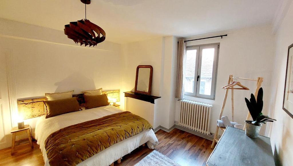 Zdjęcie z galerii obiektu Appartement La Croix au Maître (hyper centre Auxerre) w mieście Auxerre