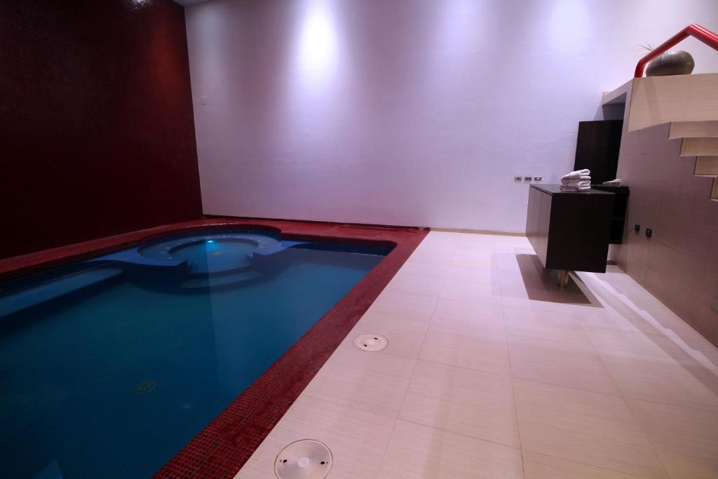 Bazén v ubytování Motel Via nebo v jeho okolí