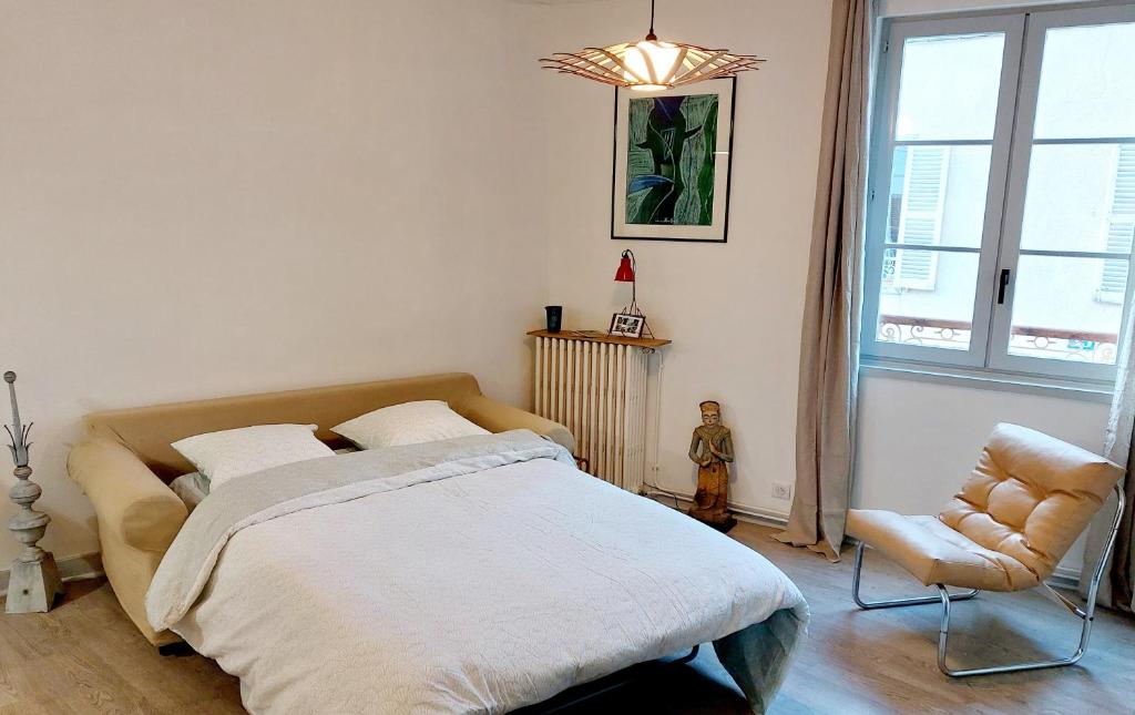 Zdjęcie z galerii obiektu Appartement La Croix au Maître (hyper centre Auxerre) w mieście Auxerre