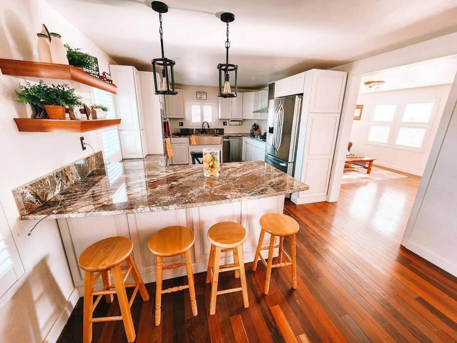 Η κουζίνα ή μικρή κουζίνα στο Penrose Retreat! Pet Friendly