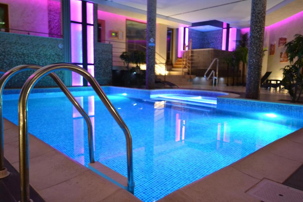 Bazén v ubytovaní Hotel Kormoran Resort & SPA alebo v jeho blízkosti