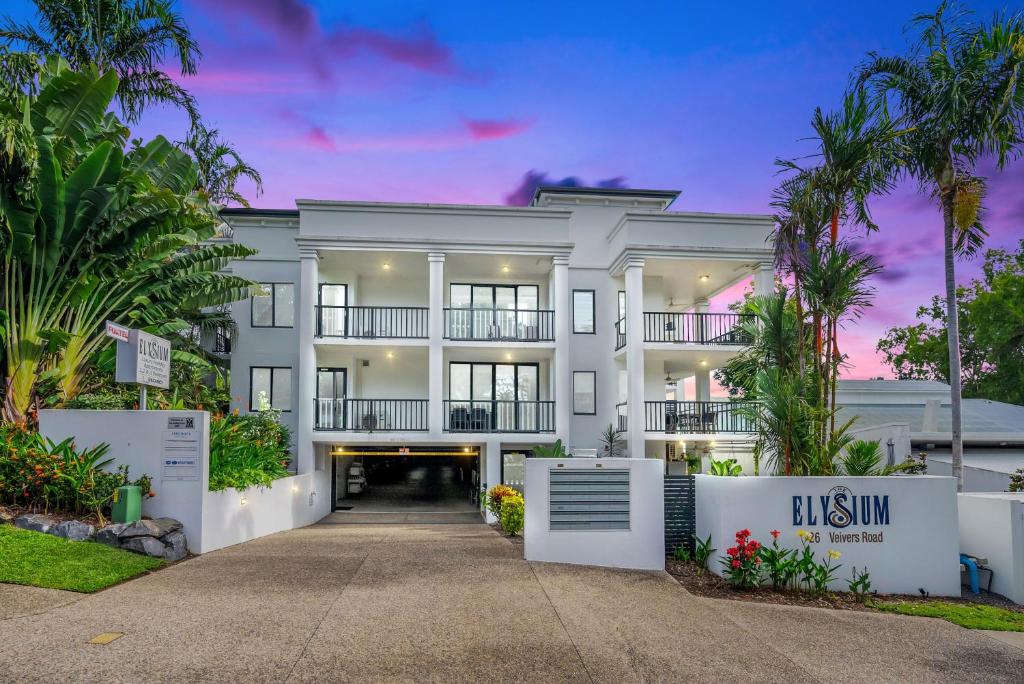 Family Get a Way in Palm Cove, Palm Cove (updated prices 2024)
