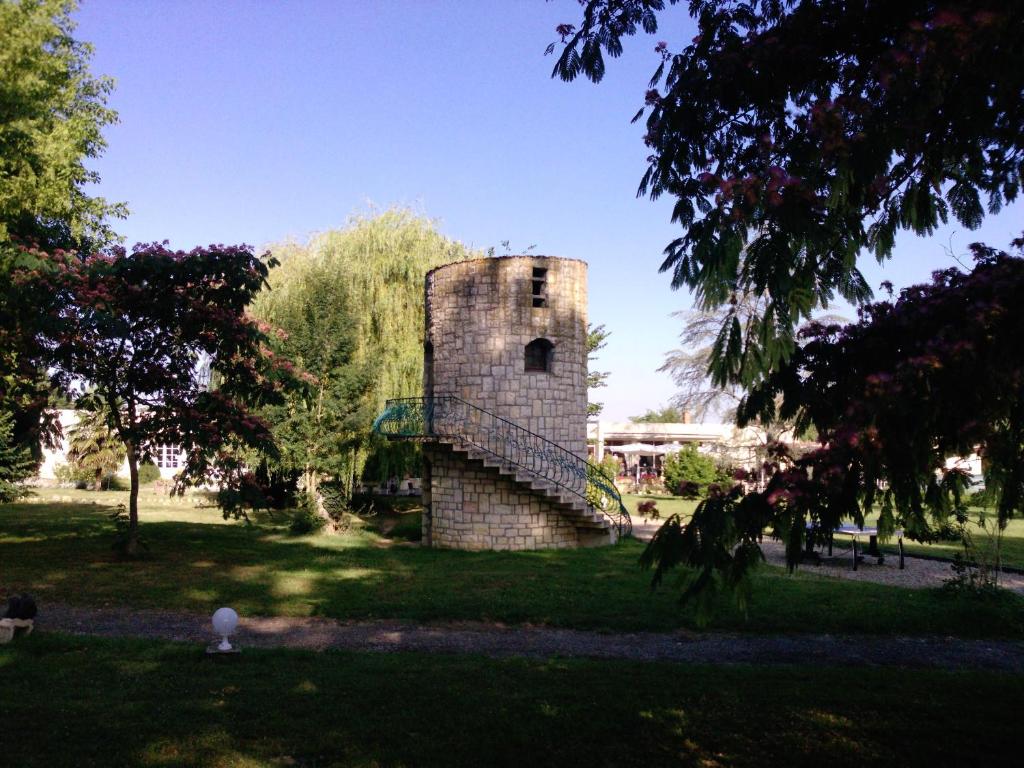 Zahrada ubytování Logis Hôtel & Restaurant Le Fleurance