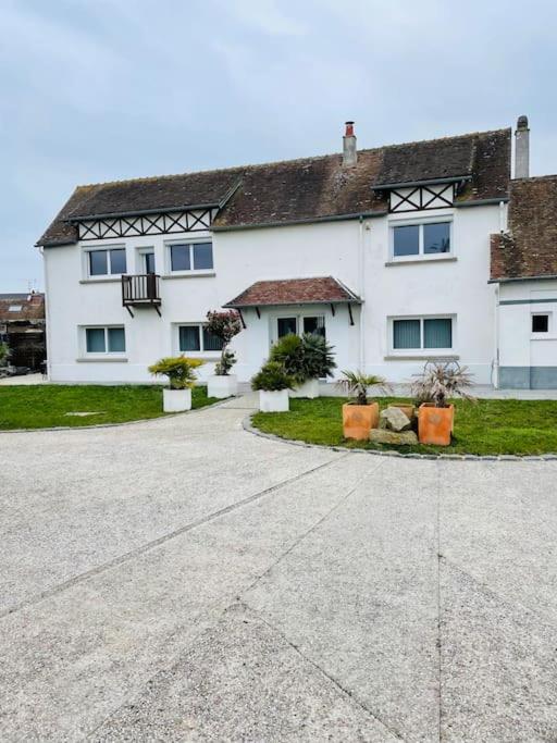 Zdjęcie z galerii obiektu Villa La Madeleine-de-Nonancourt w mieście Nonancourt