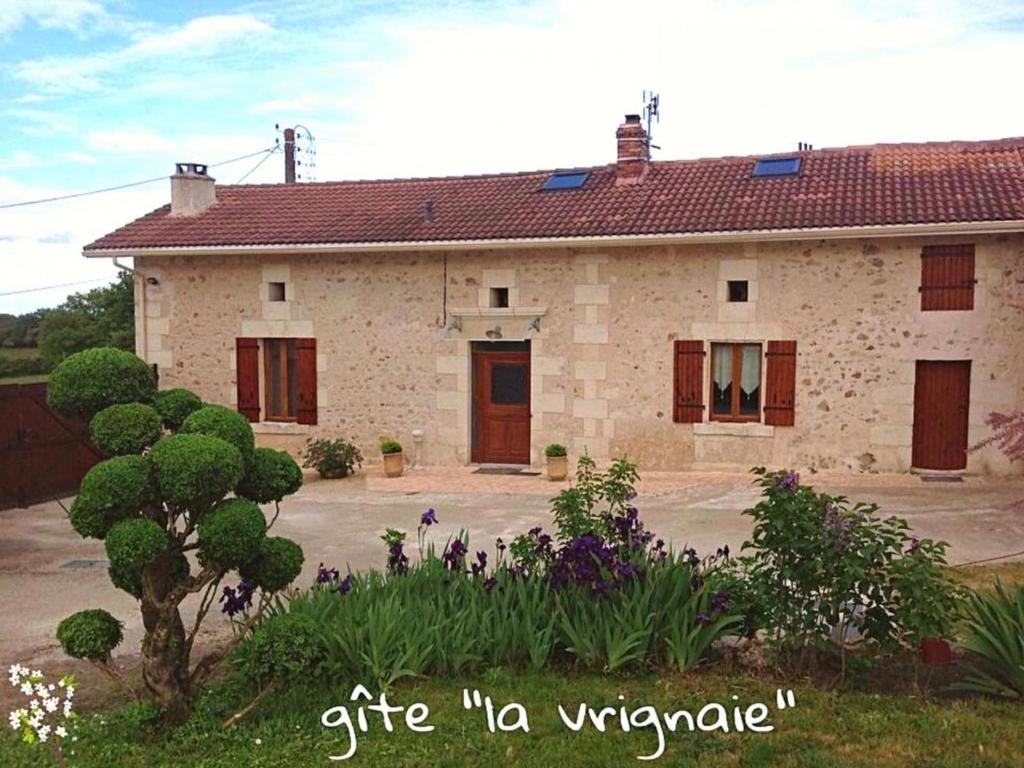 Gîte charentais avec grand jardin, Wi-Fi, Netflix, activités familiales et équipements complets - FR-1-653-134 - Housity