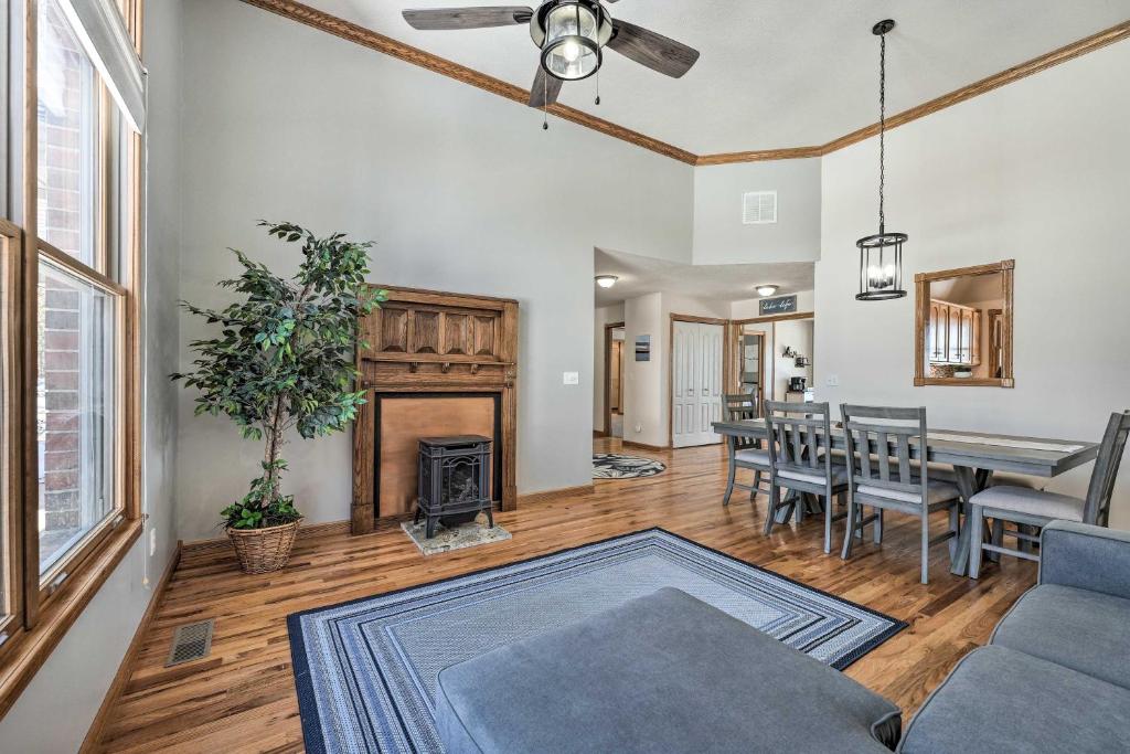 Mountain Home Vacation Rental with Lake View!, Mountain Home (updated