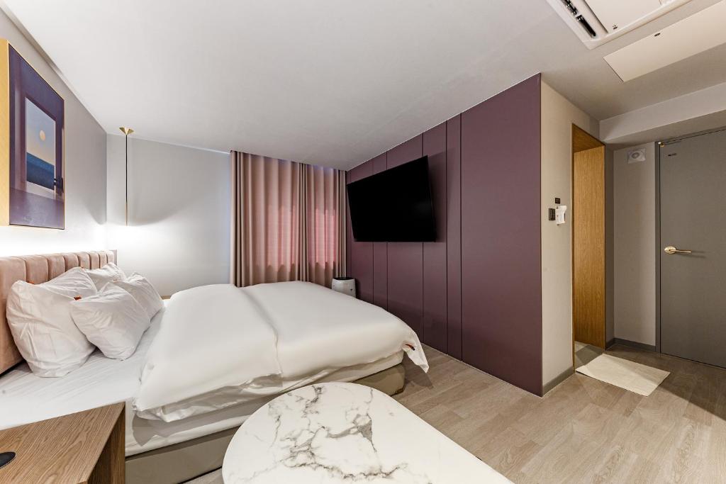 Brown Dot Hotel Cheonan Buldang - King Room