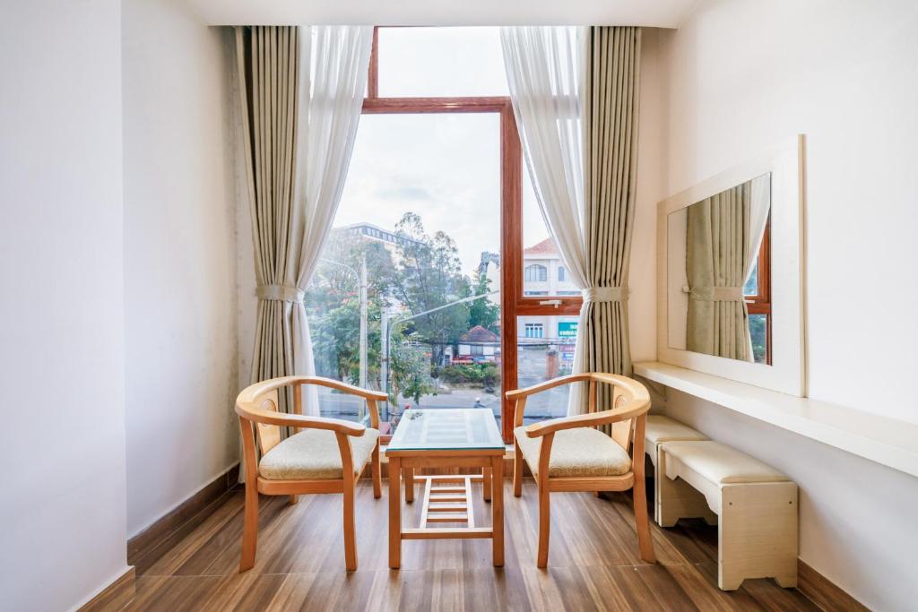 Golden Bee Hotel - Sala Queen Com Varanda