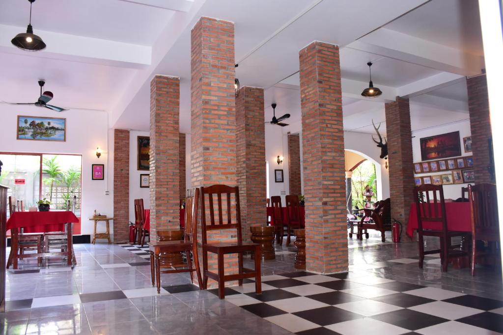 Restaurace v ubytování Bou Savy Guesthouse