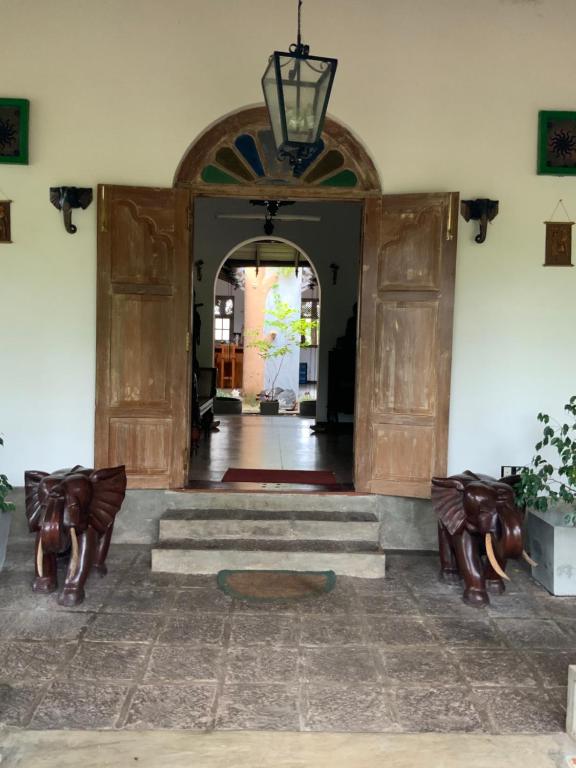 Η πρόσοψη ή η είσοδος του Lali Villa & Fruit Garden