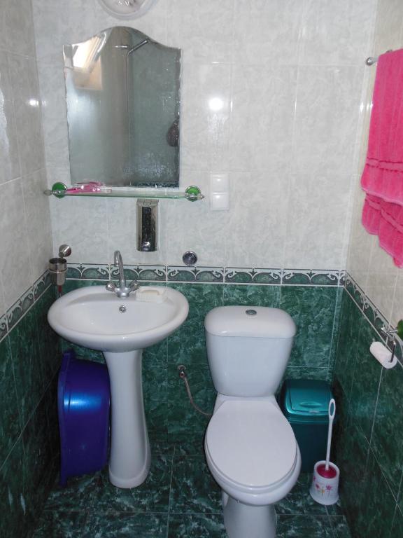 Bany a Medico and Suliko Guest House