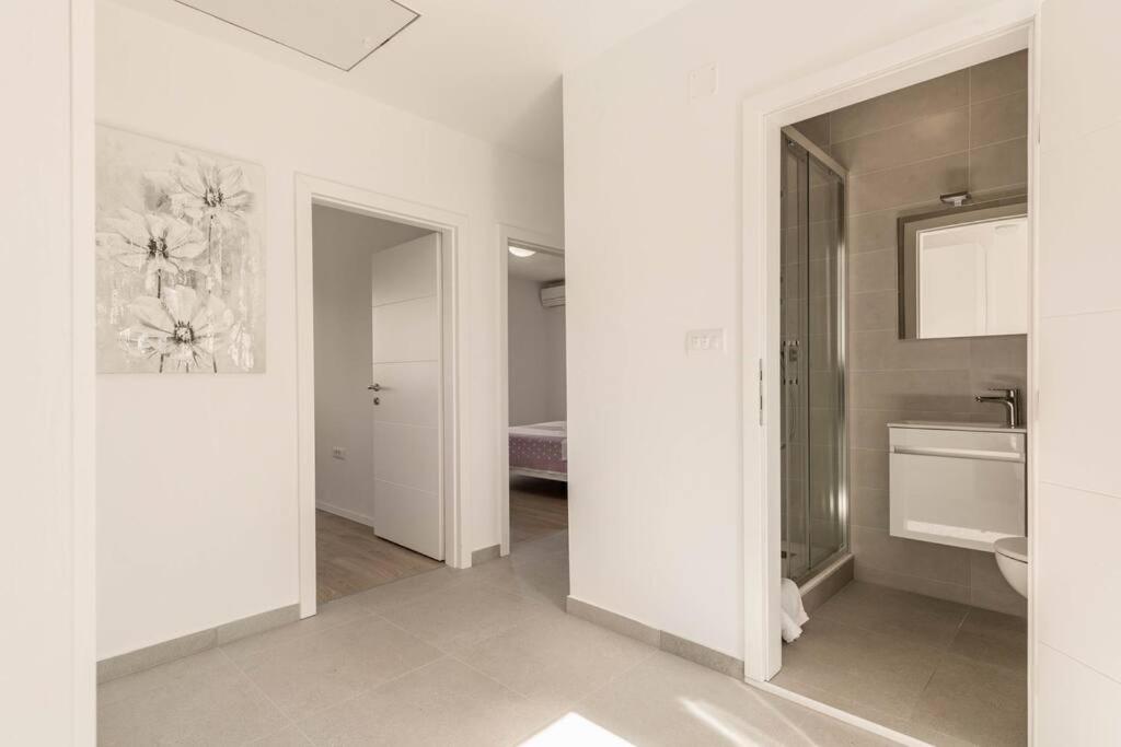 Fotografie z fotogalerie ubytování Garden house Sutivan v destinaci Sutivan