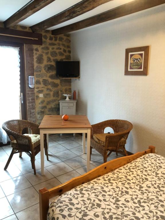 Maison d'hôtes Ourdeaux et Gite Chez Rouchon - Tweepersoonskamer