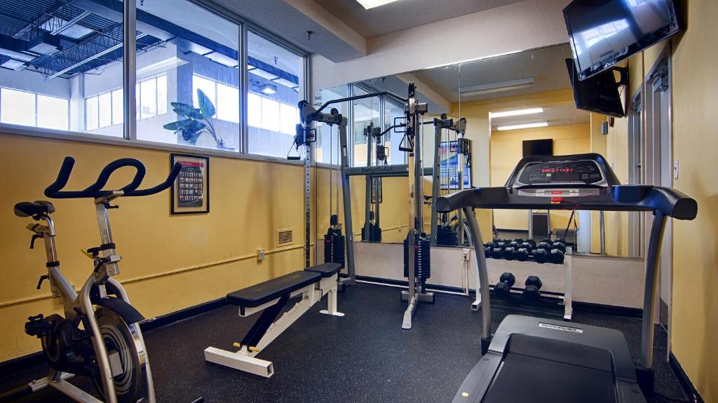 Fitness centrum a/nebo fitness zařízení v ubytování Quality Inn & Suites East Syracuse - Carrier Circle