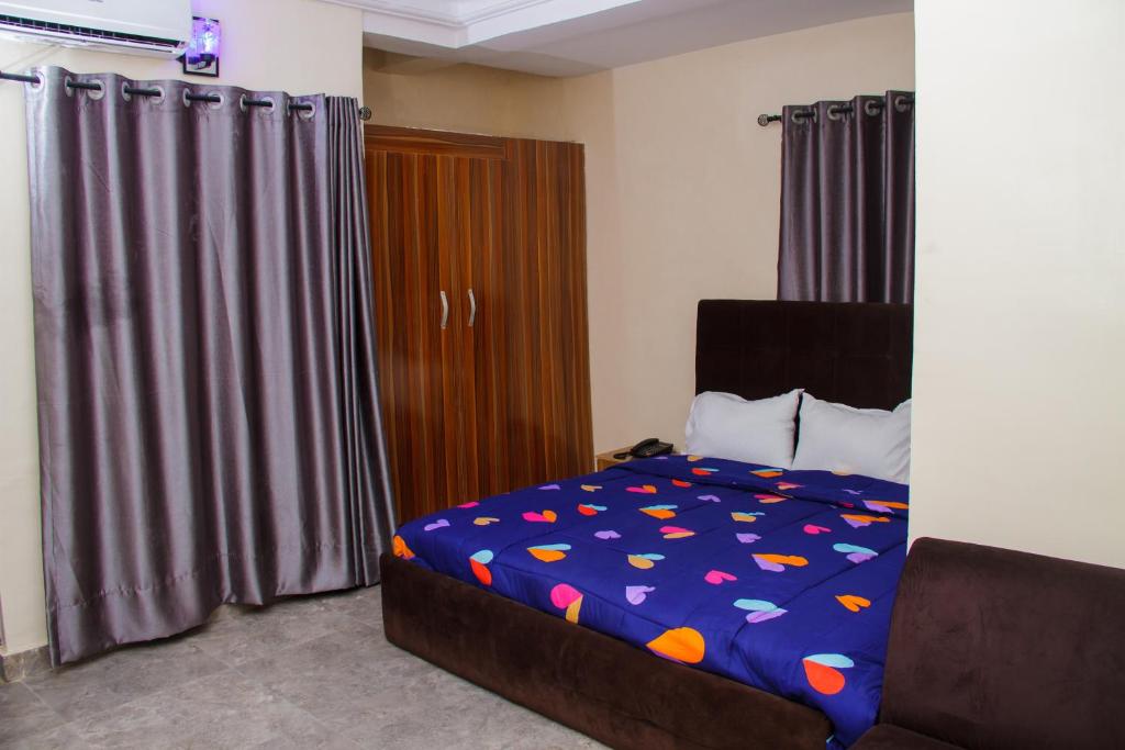 Postel nebo postele na pokoji v ubytování Go2Hotel45