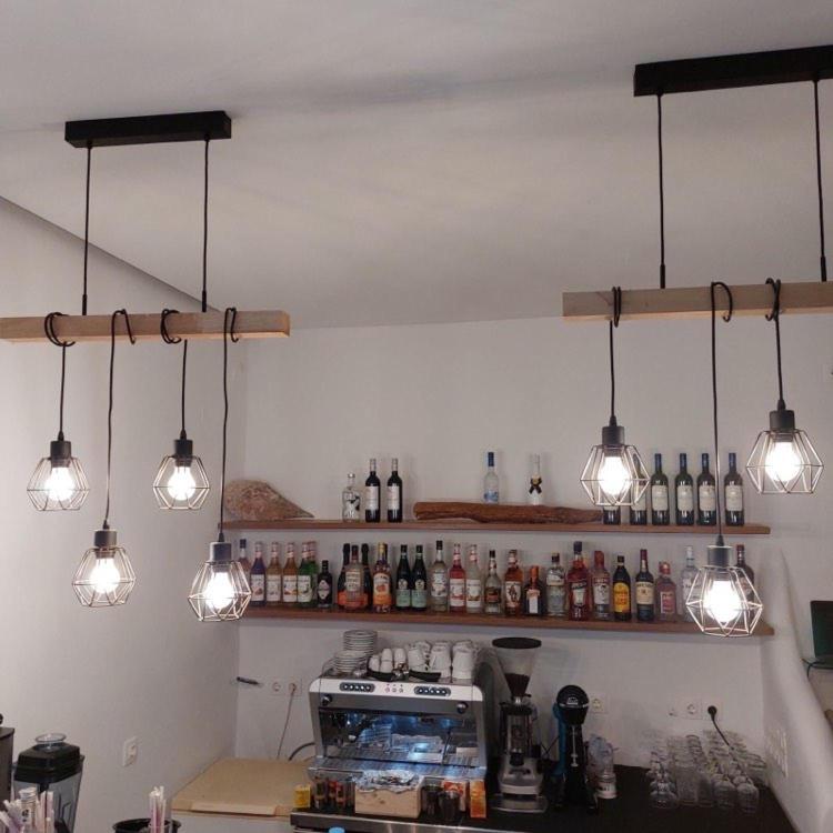 Saló o bar de Psathi Beach