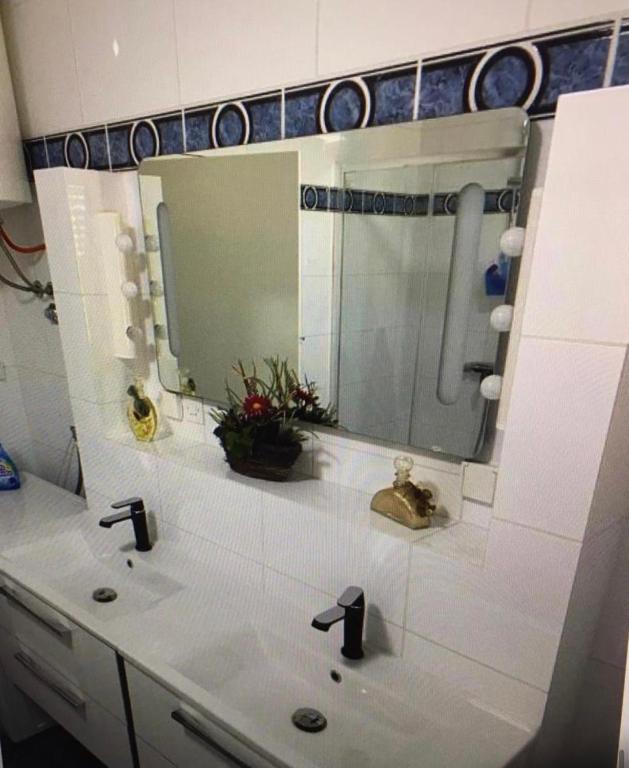 Łazienka w obiekcie Apartments Lia-Jolie