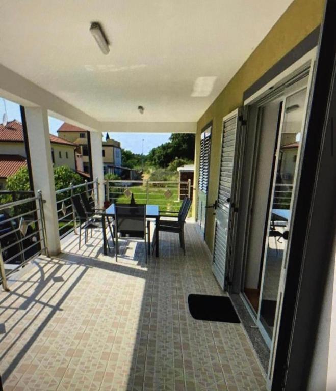 Balkon lub taras w obiekcie Apartments Lia-Jolie