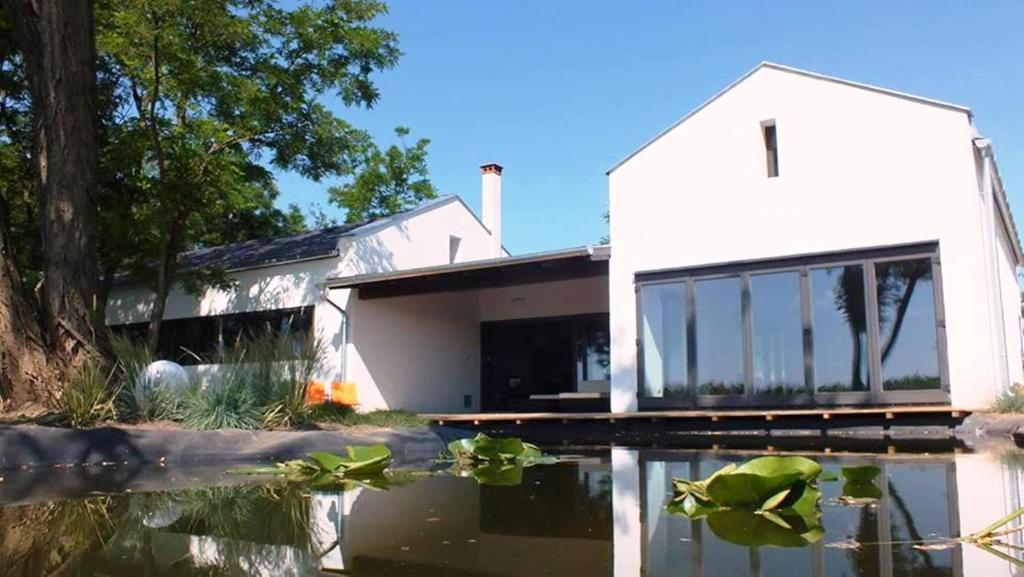 Héthatár Wellness Vendégház - Vörösbegy 2378 Dabas, Csetmajor 1 (Pusztavacs) kép - 1