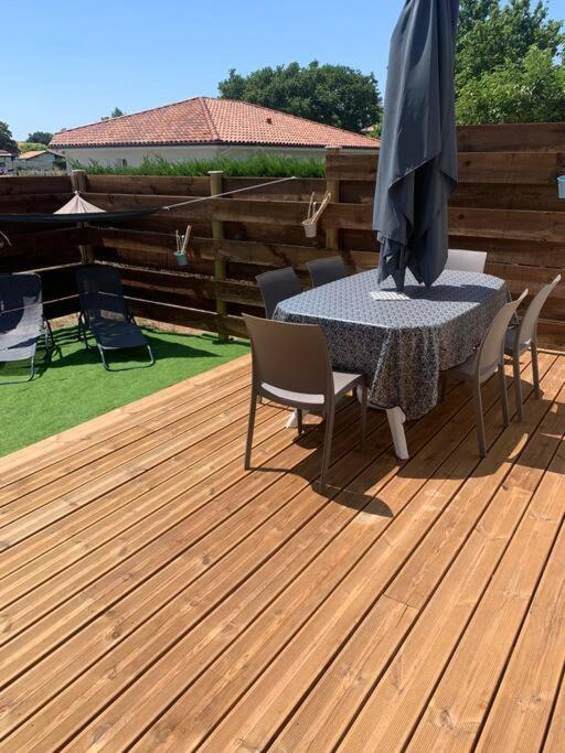 Zdjęcie z galerii obiektu A 10min d'Hossegor, T2 avec jardinet et terrasse w mieście Tosse