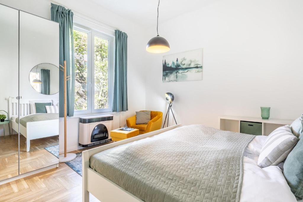 Posedenie v ubytovaní Lovely & Cozy home with A C