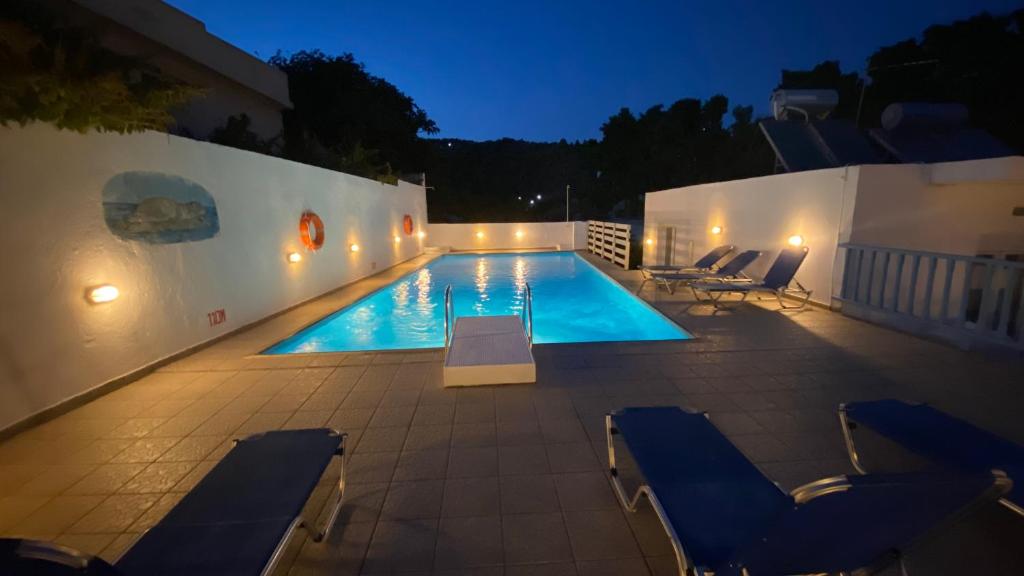 Bazén v ubytování Galini Hellenic Hospitality nebo v jeho okolí