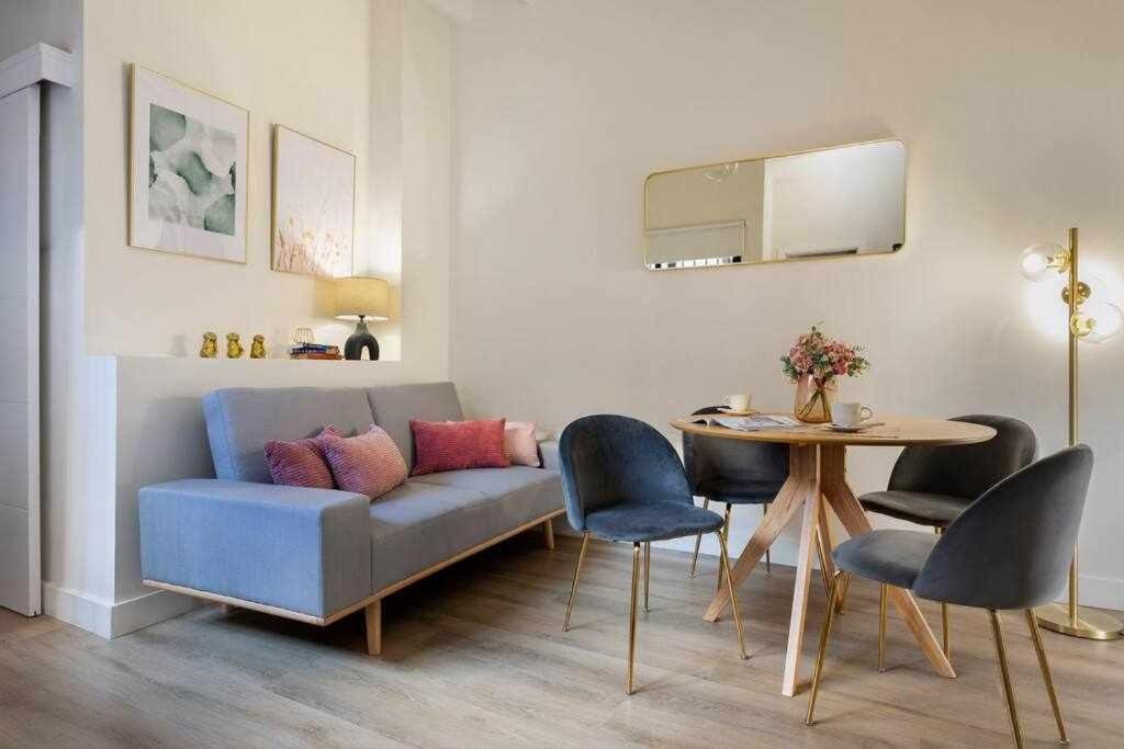 Posezení v ubytování MonKeys Apartments San Román Deluxe