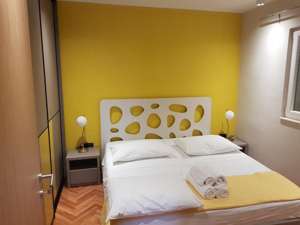 Apartments Gulin - One-Bedroom Apartment With Balcony And Sea View