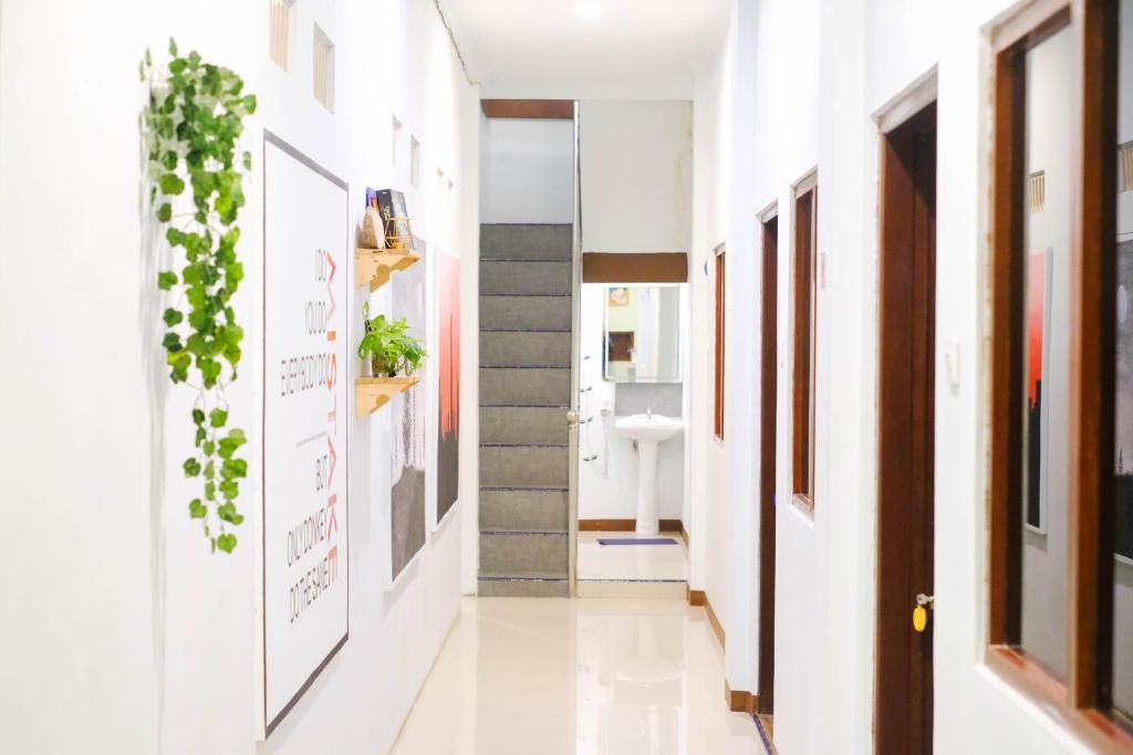 Kuchyň nebo kuchyňský kout v ubytování ROOM Ijen Hostel