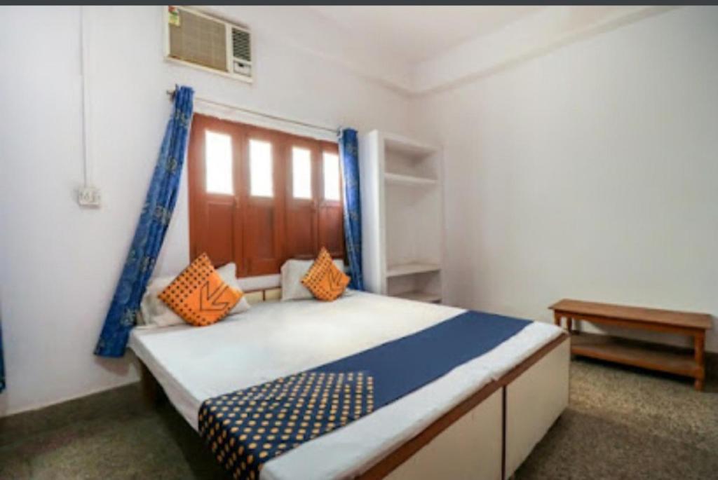Hotel Radiant by WB Inn