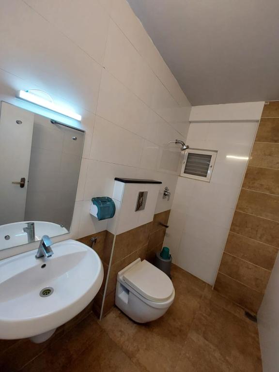 Koupelna v ubytování Sharp Suites