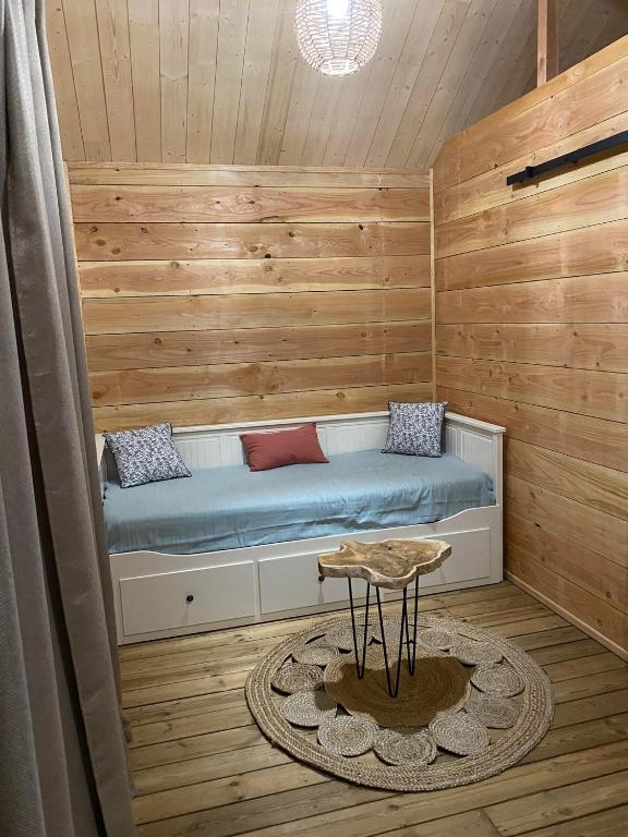 Część wypoczynkowa w obiekcie LA CABANE DE JABI