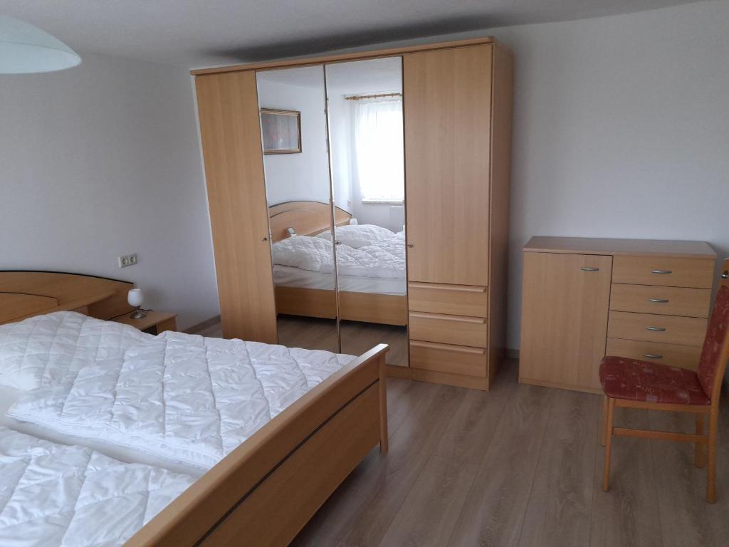 Postel nebo postele na pokoji v ubytování Ferienwohnung Hille
