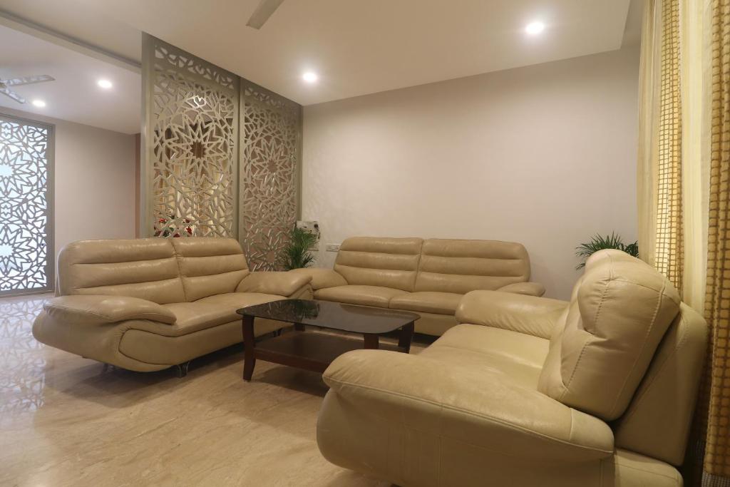 EKASILA GRAND HOTEL - Housity