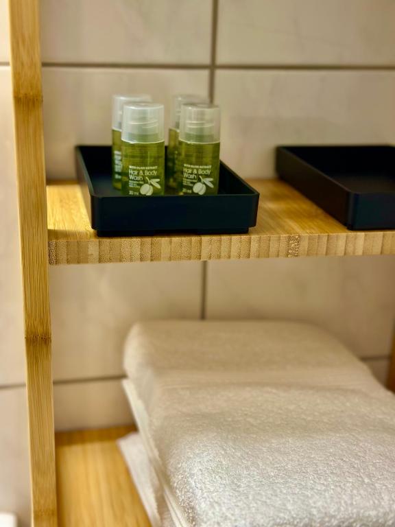 A bed or beds in a room at Designer Apartment im Herzen von Fulpmes